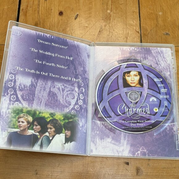 Charmed (The Original 90s) - The Complete First Season on DVD - Picture 14 of 14